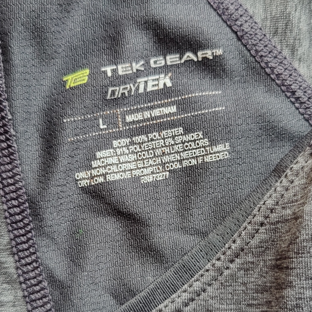 Moisture Wicking Tek Gear Grey Workout Top Size Large - Picture 2 of 3